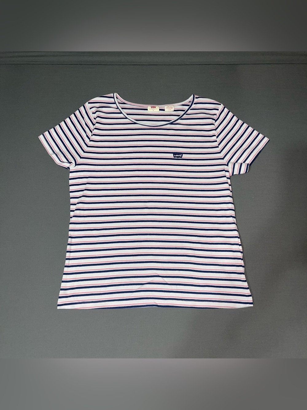 Levi’s Striped T-Shirt Top Women’s Size XL Pink, Blue & White Casual Comfort
